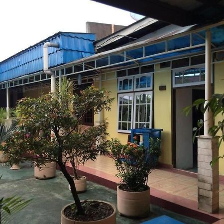 Hotel Kaisar Tarakan Buitenkant foto